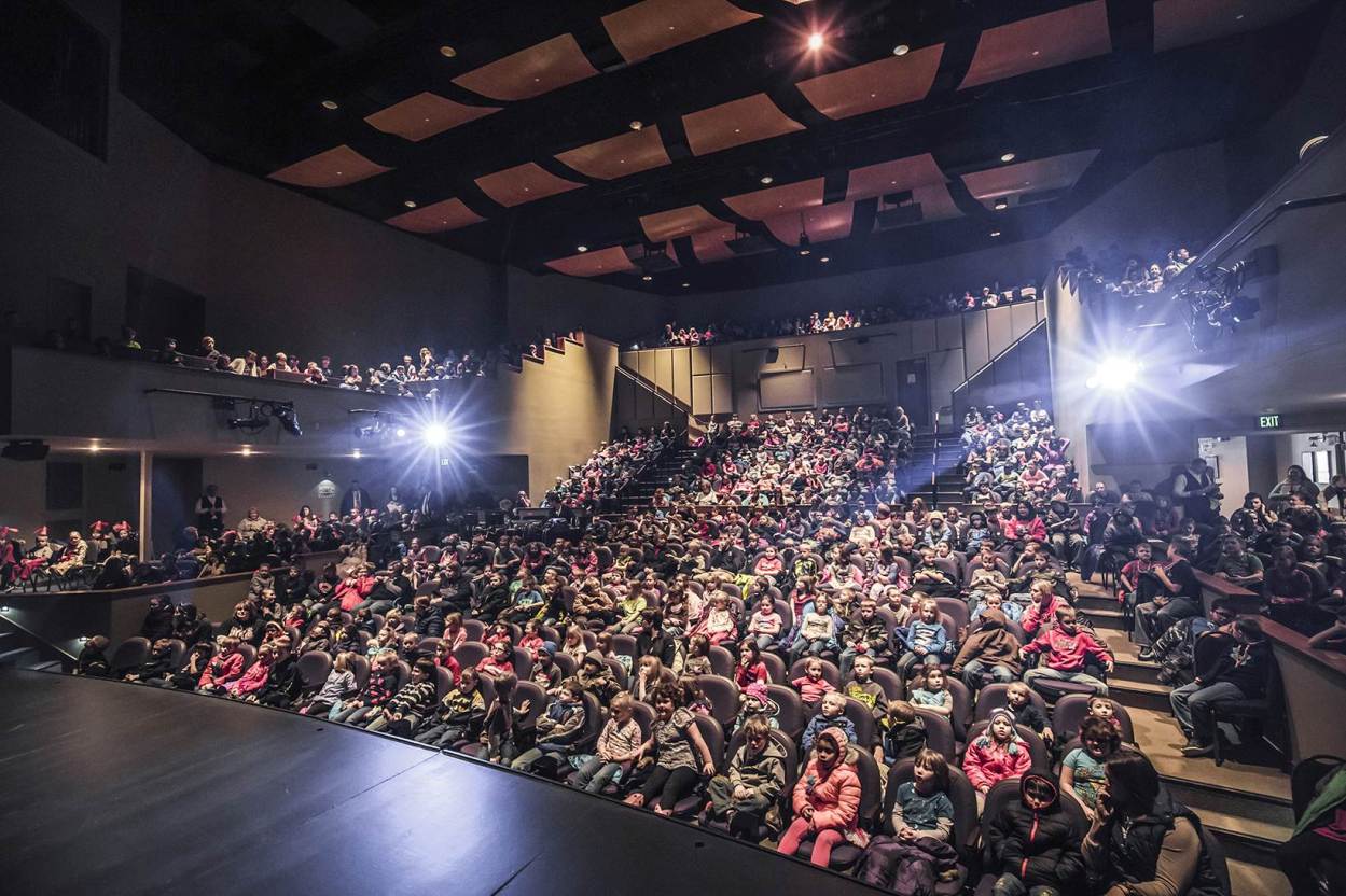civic-center-children-audience